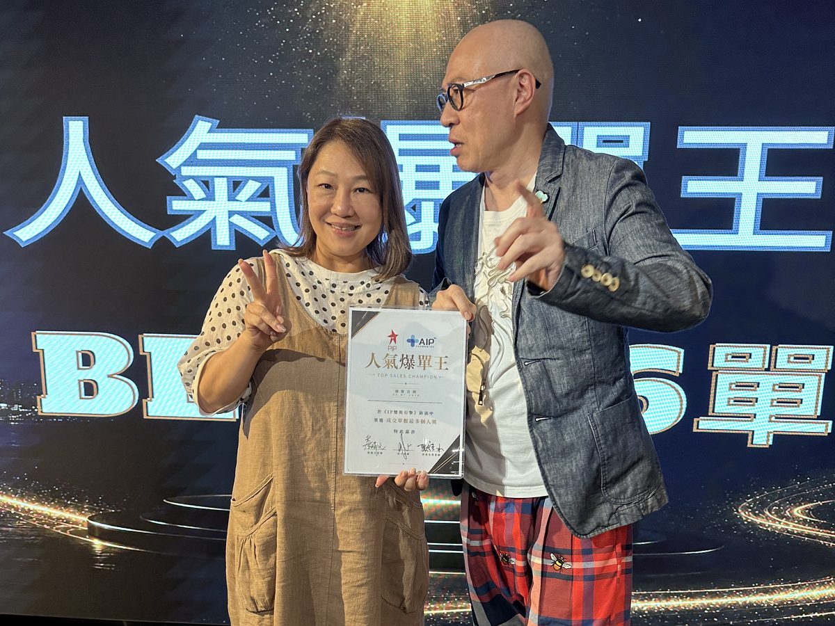 詹瑞文同學員合照